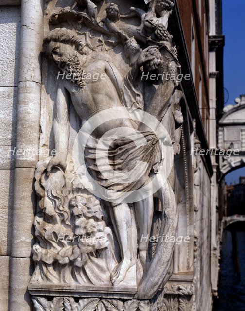  'The Drunkenness of Noah', sculpture of 1404, capital of the angle of the lower gallery of the f…