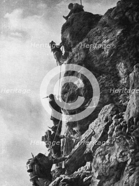 ''Sur le Front Italien; comment il fallut attaquer le Monte Nero', 1915. Creator: Unknown.