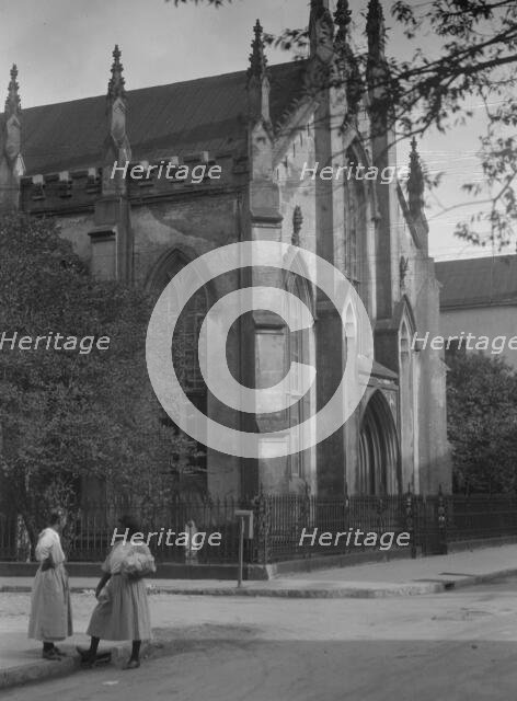 Old Huguenot church, 136 Church Street, Charleston, South Carolina, between 1920 and 1926. Creator: Arnold Genthe.
