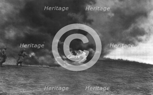 'Ce que L'ennemi a Voulu; La <<Guerre du Feu>>: une attaque a l'aide de Lance-Flammes', 1917. Creator: Unknown.