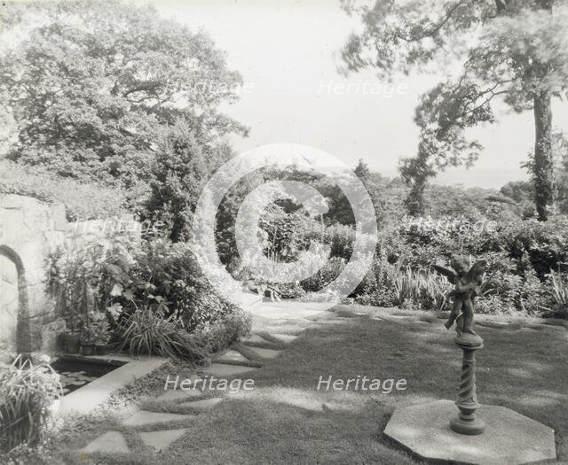 Unidentified house and garden, between 1910 and 1935. Creator: Frances Benjamin Johnston.