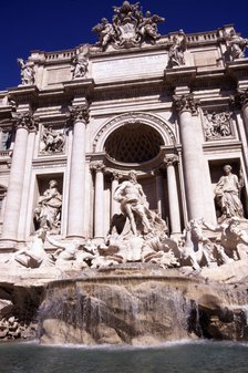 Rome, overview of the Fontana di Trevi, transition style from baroque to classical, work of Nicol…