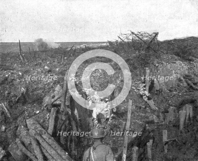 'Du 16 au 30 avril 1917; Une position allemande du plateau de Craonne, apres le pilonnage..., 1917. Creator: Unknown.