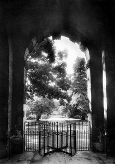 Main gate, Botanic Garden, High Street, Oxford, Oxfordshire, 1911. Artist: Henry Taunt.