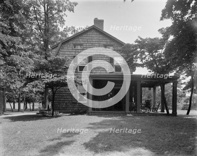 Exterior view of house, end view, Mrs. Robert Hoe, Jr., Port Washington, N.Y., between 1900 and 1910 Creator: Unknown.