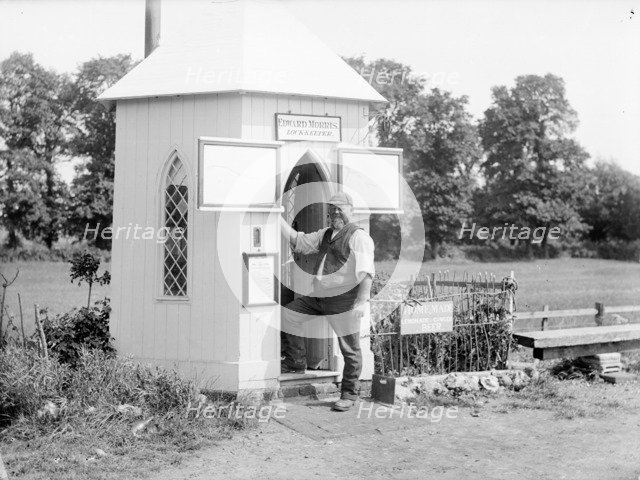 Bray Lock, Bray, Berkshire, c1860-c1922. Artist: Henry Taunt