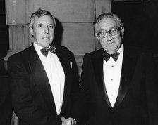 Jeremy Freedman, Chairman of Glasgow JIA, with Dr Henry Kissinger, politician and economist. Artist: Unknown
