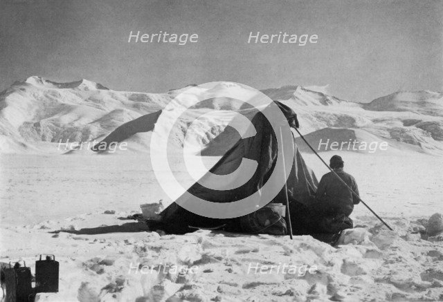 'Dr. Wilson Sketching On The Beardmore Glacier', 13 December 1911, (1913). Artist: Robert Falcon Scott.