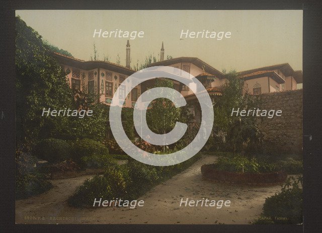 The Khan's Palace in Bakhchisaray, 1890-1900.