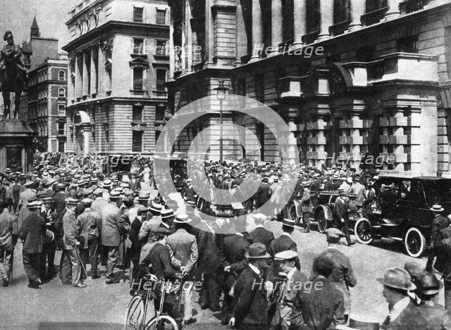Crowds wait in London to see if there will be war, 4th August 1914 (1937). Artist: Fox