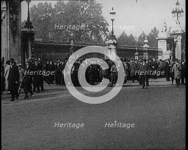A Crowd of People Standing Outside Buckingham Palace as a New Government is Formed, 1924. Creator: British Pathe Ltd.