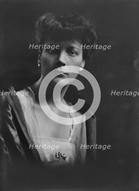 Mrs. Wilhelm Meyer, portrait photograph, 1919 Nov. 3. Creator: Arnold Genthe.