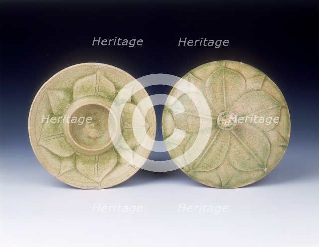 Yue stoneware covered dish with lotus pattern, Southern Dynasties period, China, 6th century. Artist: Unknown