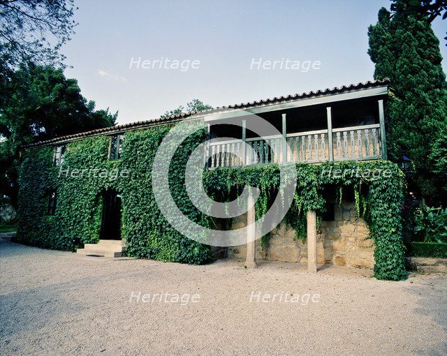 Retaining Pazo birthplace and died Rosalia de Castro (1837-1885), poet Galician.