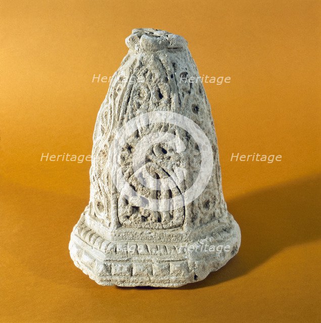 Mensula decorated with the coat of the Counts of Urgell. It belongs to the renovation in time of …