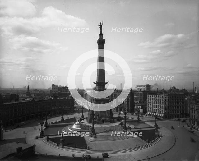 Soldiers and Sailors Monument, Indianapolis, Ind., between 1900 and 1920. Creator: Unknown.