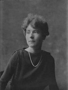 Mrs. W.S. Godfrey, portrait photograph, 1918 Aug. 6. Creator: Arnold Genthe.