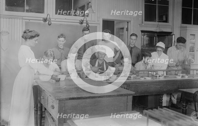 Cooking, Pratt Institute, Miss Hanks [i.e. Hanko] & Miss Kierstead, 26 Aug 1917. Creator: Bain News Service.