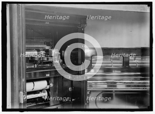 Violano Virtuoso, between 1914 and 1917. Creator: Harris & Ewing.