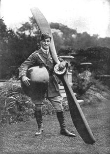 ''Combat Aerien; Parmi les forces alliees aerienes; L "as" anglais Albert Ball, tombe apres..., 1917 Creator: Unknown.