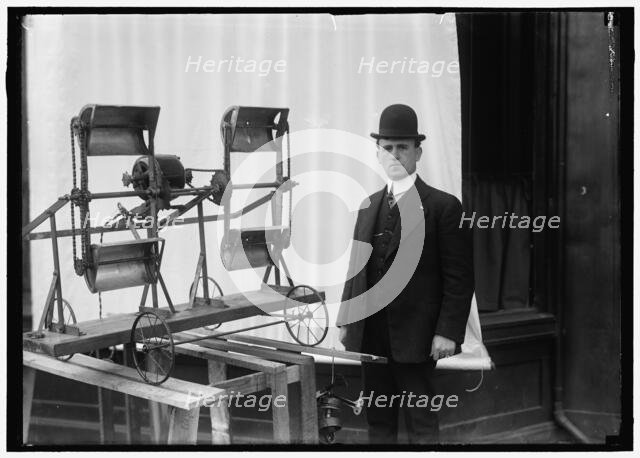 Unidentified Machine Model, between 1914 and 1918. Creator: Harris & Ewing.