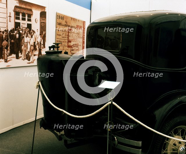 Gas generator device that is installed in automobiles to produce fuel gas as fuel. Exhibition '20…