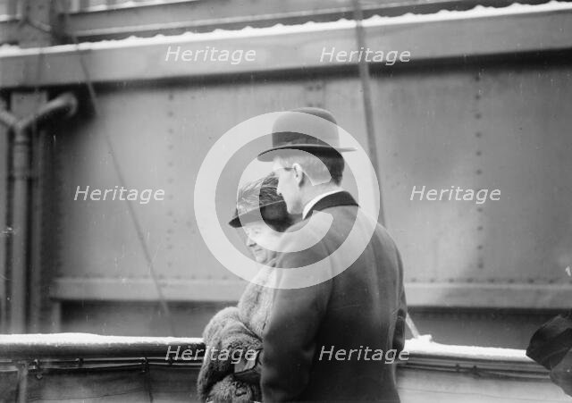 F.J. Shepard & wife, 1913. Creators: Bain News Service, George Graham Bain.