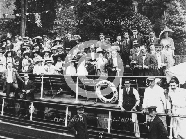 Jewish Free School staff outing on the River Thames, c1910. Artist: Unknown