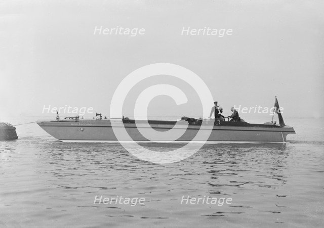 Sea sled 'Miss England' at mooring, 1922. Creator: Kirk & Sons of Cowes.