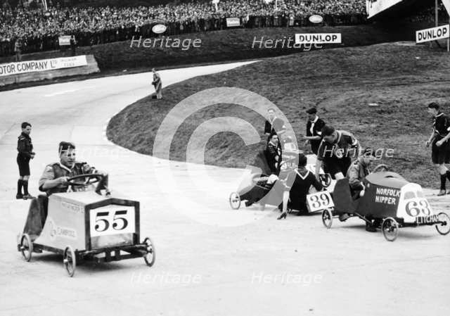 Soap Box Derby at Brooklands, Surrey. Artist: Unknown