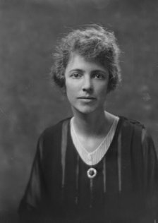 Mrs. Irving Olds, portrait photograph, 1918 Mar. 27. Creator: Arnold Genthe.