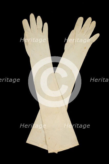 Evening gloves, American, ca. 1825. Creator: Unknown.