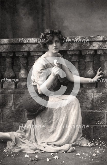 Gabrielle Ray (1883-1973), English actress, 1900s.Artist: W&D Downey