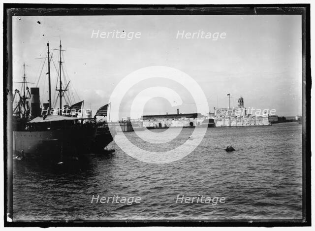 Veracruz, Mexico, between 1914 and 1917. Creator: Harris & Ewing.