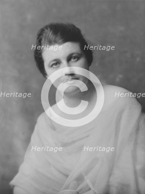 Barkhausen, Mrs., portrait photograph, not before 1916. Creator: Arnold Genthe.