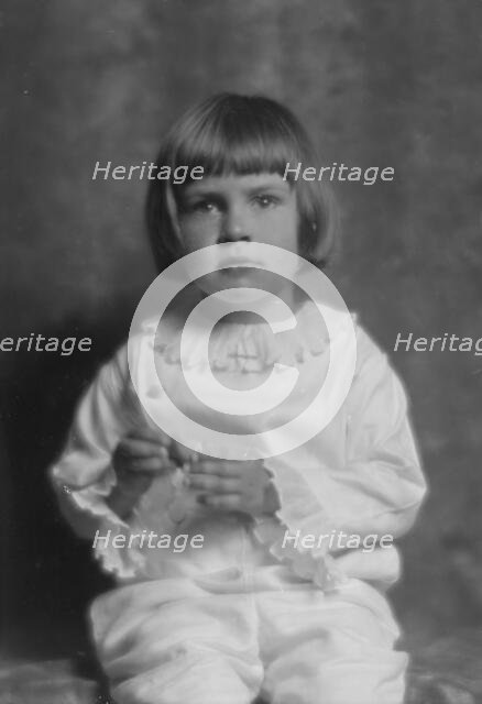 Rumsey, Charles Cary, Mrs., child of, portrait photograph, 1914 May 11. Creator: Arnold Genthe.