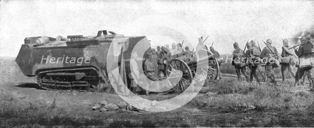 'La Replique de Foch: La Deuxieme victoire de la Marne; Char d'assaut ramenant du combat..., 1918. Creator: Unknown.