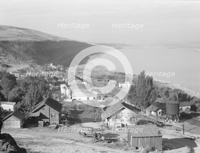 The town of Arlington, Oregon, on the Columbia River, 1939. Creator: Dorothea Lange.