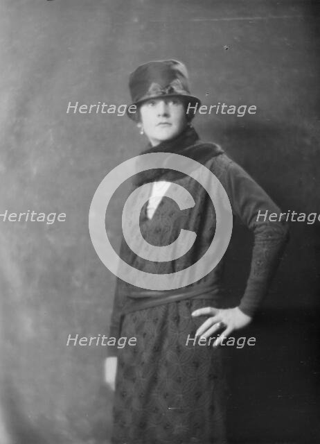 Mrs. S.N. Hinckley, portrait photograph, 1919 May 2. Creator: Arnold Genthe.