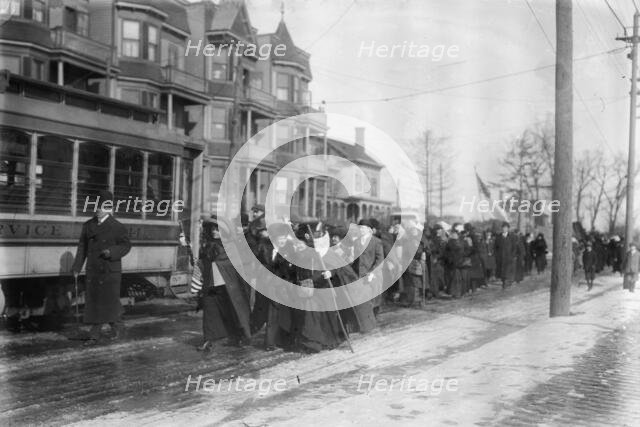 Suffrage hike to Wash'n, 1913. Creator: Bain News Service.