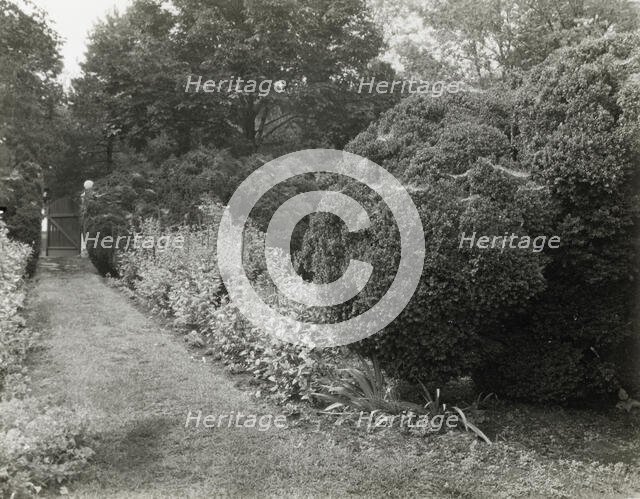 "Redlands," Polly Coles and Sally Randolph Carter house, Carter's..., Covesville, Virginia, 1926. Creator: Frances Benjamin Johnston.