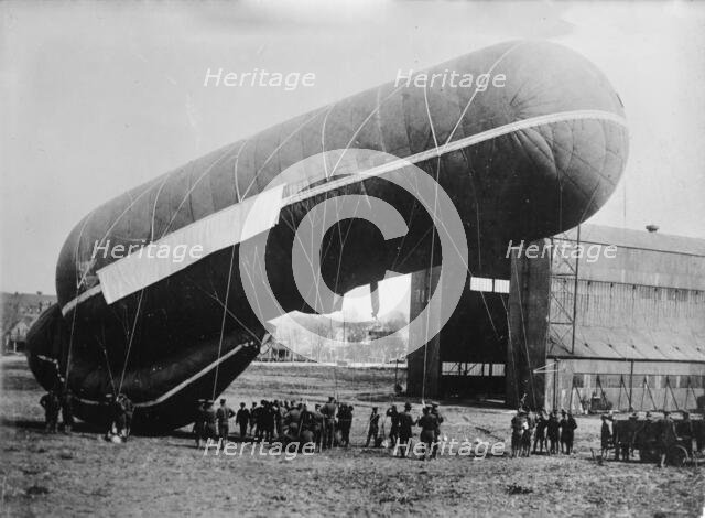 Observation balloon, U.S.A., 9 Dec 1917. Creator: Bain News Service.