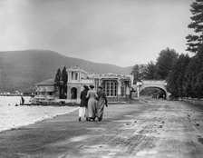The Shore Road and casino, Fort William Henry Hotel, between 1910 and 1920. Creator: Unknown.