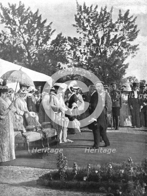 ''Le President de la Republique en Russie; Au Camp de Kransnoie-Selo, 22 juillet', 1914. Creator: Unknown.
