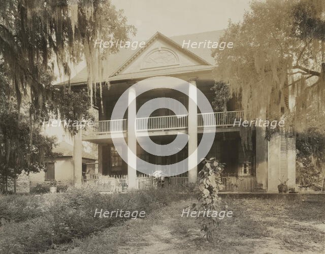 Unidentified house, Natchez vic., Adams County, Mississippi, 1938. Creator: Frances Benjamin Johnston.