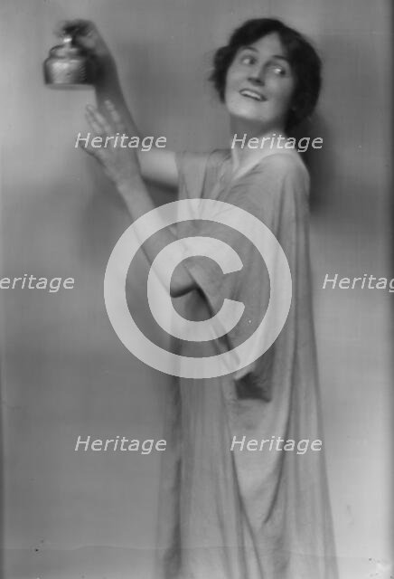 Woodruff, Eleanor, Miss, portrait photograph, 1914. Creator: Arnold Genthe.