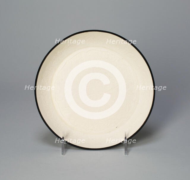 Dish with Crane amid Floral Scrolls, Jin dynasty (1115-1234), 12th century. Creator: Unknown.