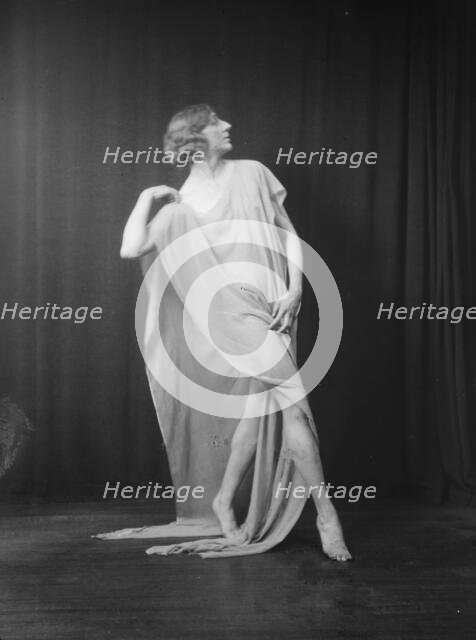 Florence Noyes dancers, between 1915 and 1918. Creator: Arnold Genthe.