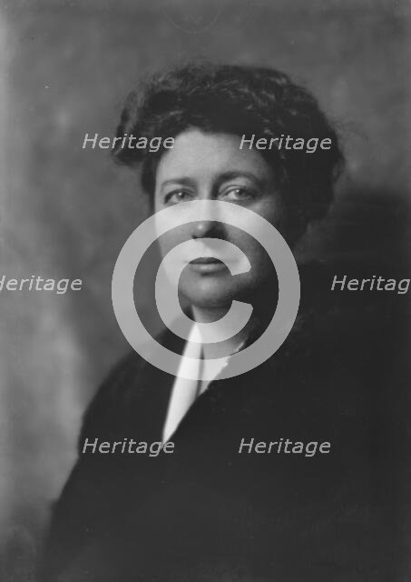 Miss Alice Carpenter, portrait photograph, 1918 Mar. 12. Creator: Arnold Genthe.