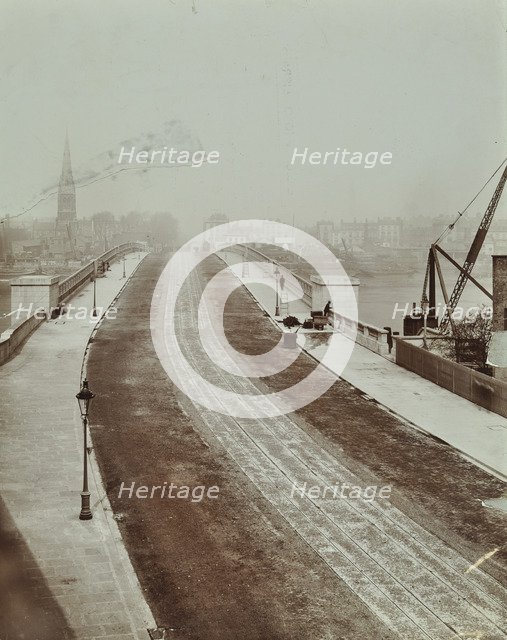 The New Vauxhall Bridge looking north towards Victoria, London, 1906. Artist: Unknown.